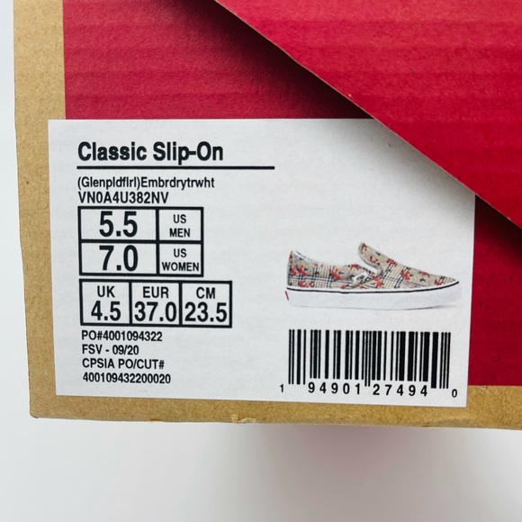 Classic Slip-On Vans - Picture 13 of 16